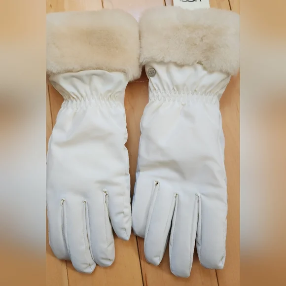 🎁UGG quilted women's white gloves with leather trim L/XL - Picture 12 of 13